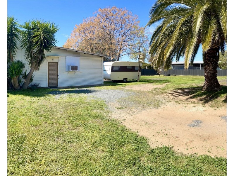 1 Osborne Street, Urana NSW 2645
