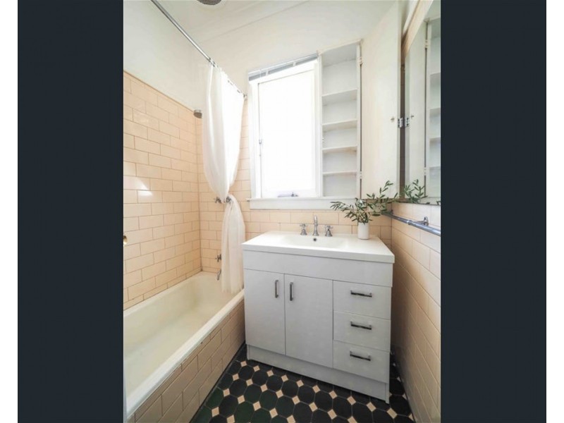 18 Bromley Street, Embleton WA 6062