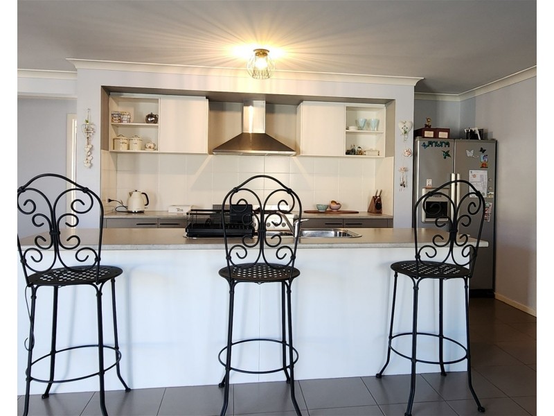 16 VILLAGE FAIR DRIVE, Newlands Arm VIC 3875
