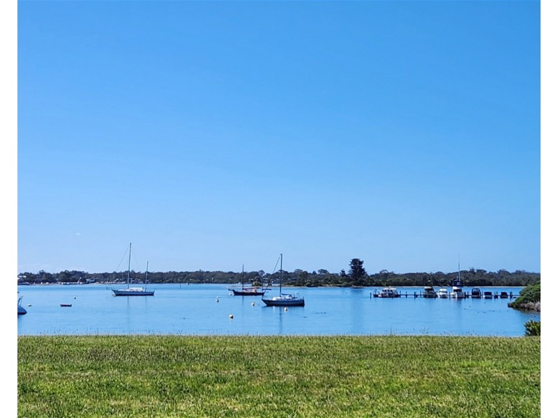 16 VILLAGE FAIR DRIVE, Newlands Arm VIC 3875