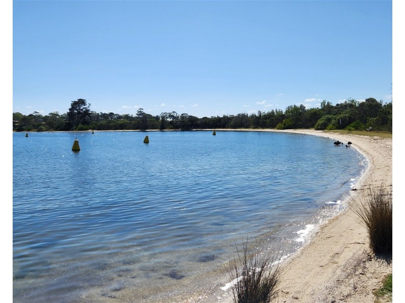 16 VILLAGE FAIR DRIVE, Newlands Arm VIC 3875