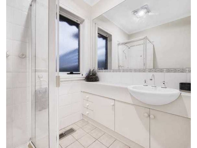 5 Lakeview court, Glen Waverley VIC 3150