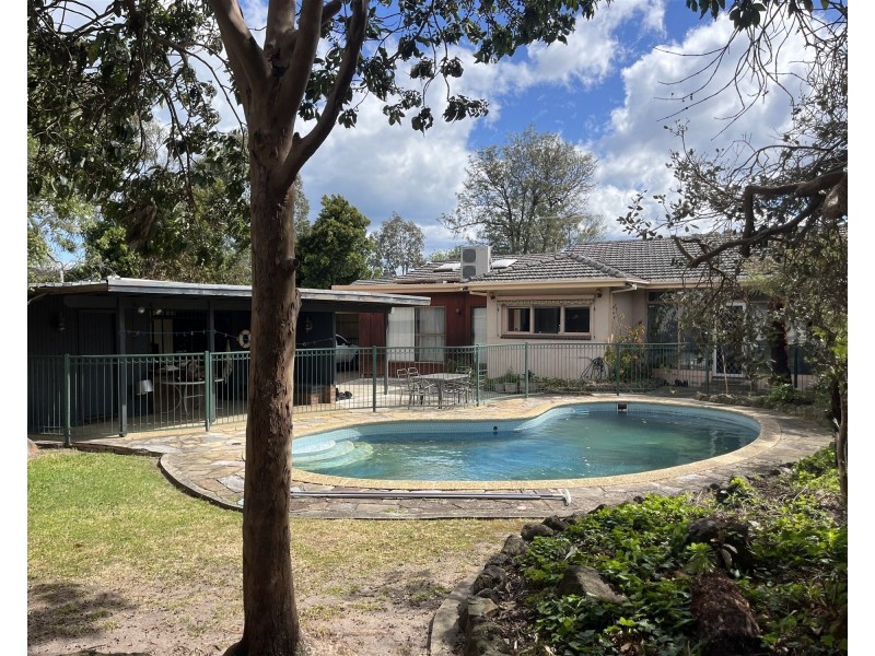 4 Brennan Street, Mckinnon VIC 3204