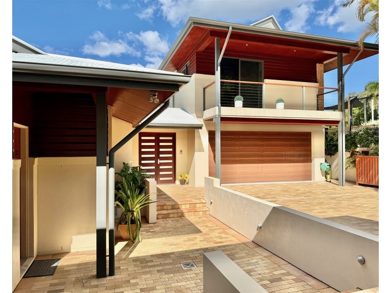 82 Simpsons Road, Currumbin Waters QLD 4223