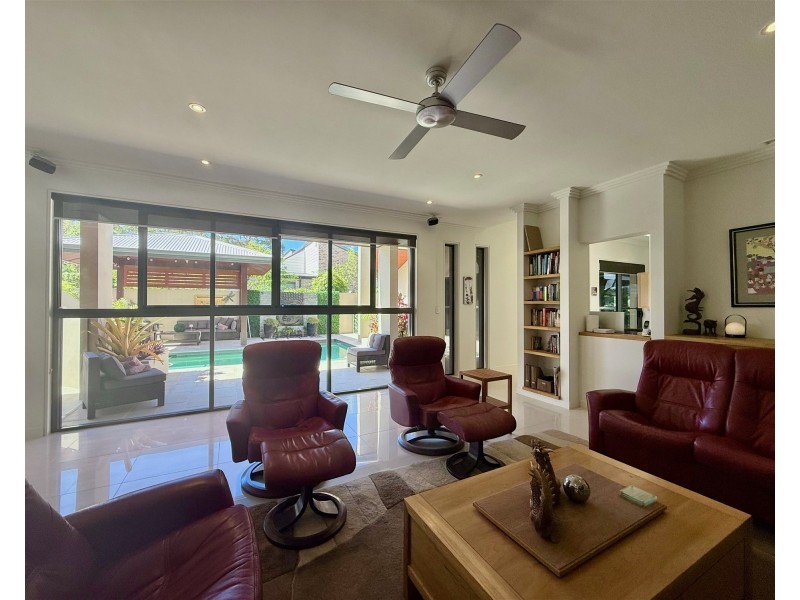 82 Simpsons Road, Currumbin Waters QLD 4223