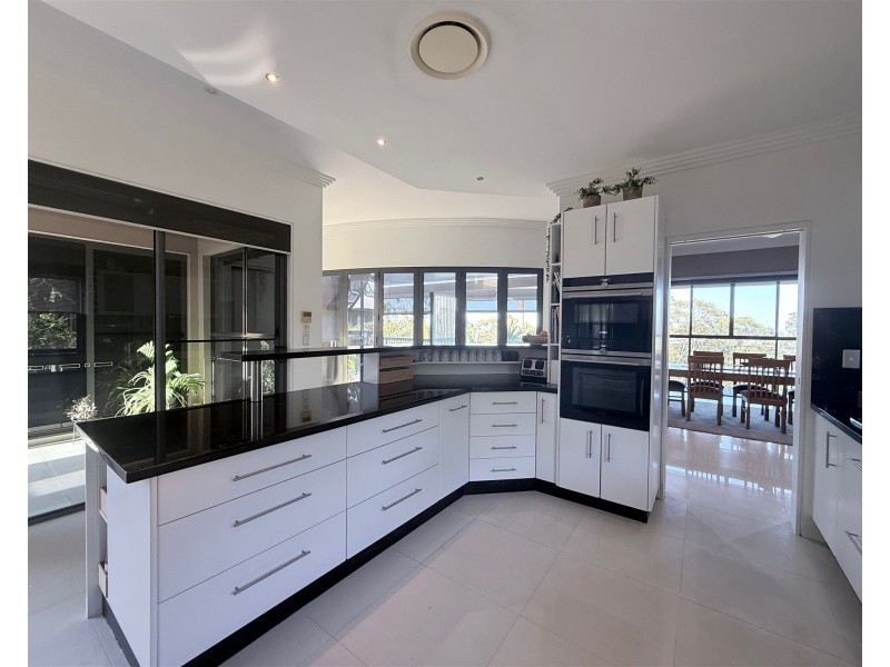 82 Simpsons Road, Currumbin Waters QLD 4223