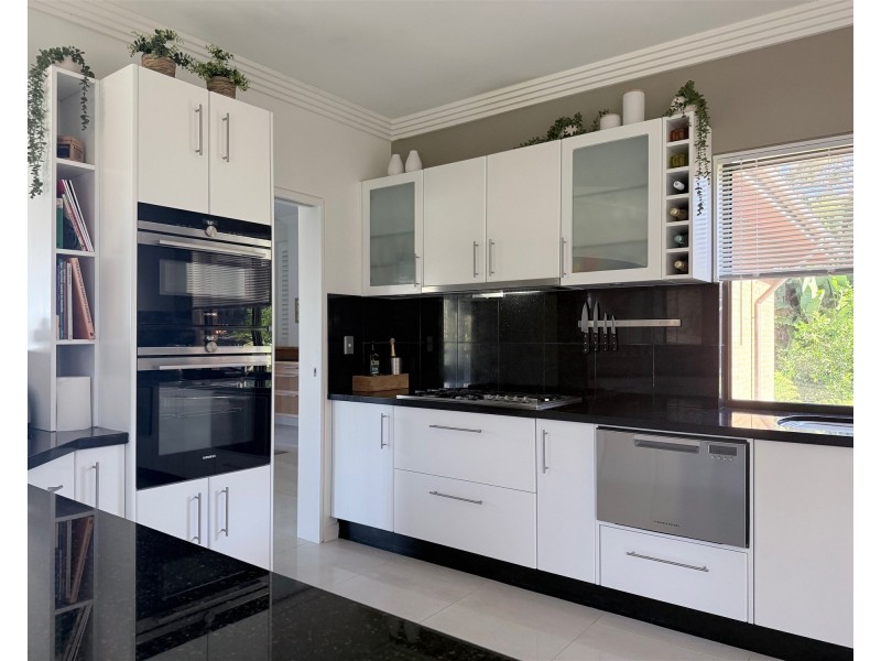 82 Simpsons Road, Currumbin Waters QLD 4223