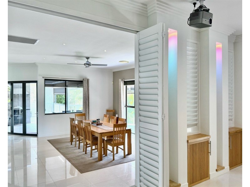 82 Simpsons Road, Currumbin Waters QLD 4223