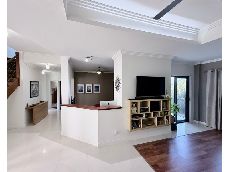 82 Simpsons Road, Currumbin Waters QLD 4223