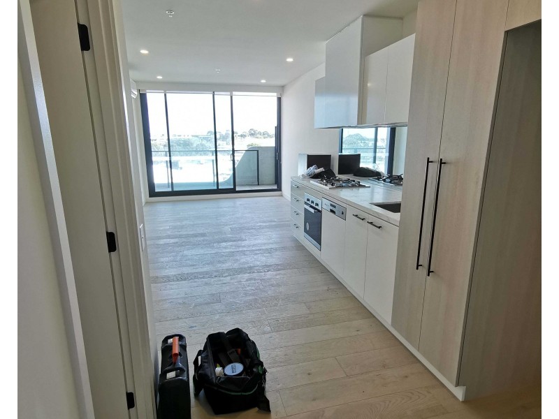 2409/864  Blackburn Road, Clayton VIC 3168