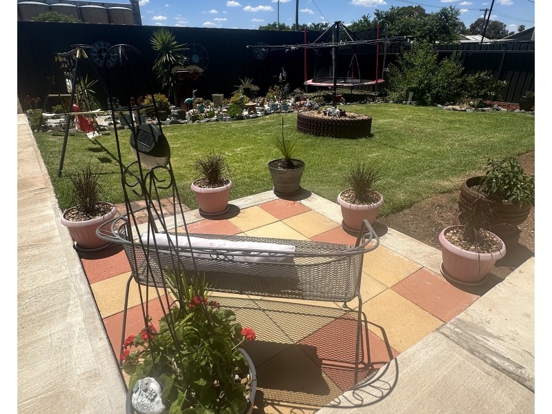 18 Loftus Street, Temora NSW 2666