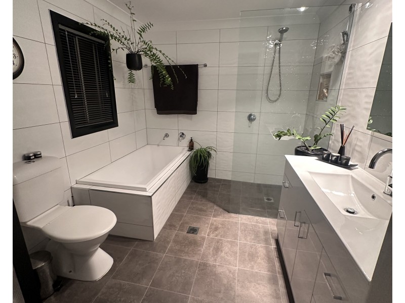18 Loftus Street, Temora NSW 2666