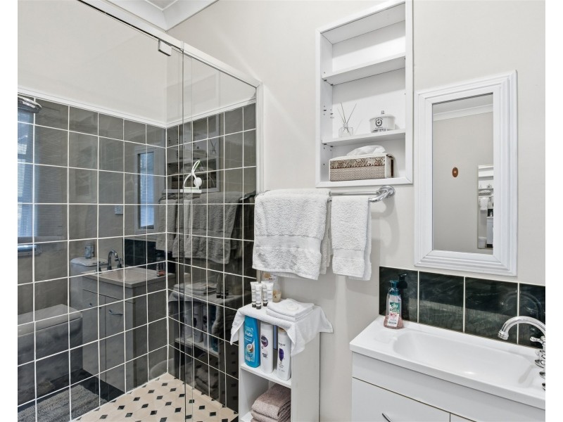 296 Lowe Road, Bollier QLD 4570