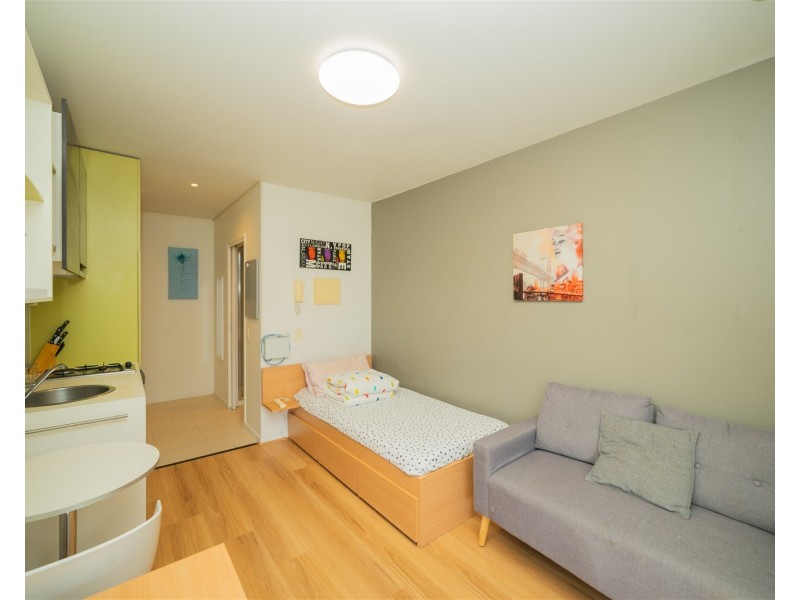 213/9 Earl St, Carlton VIC 3053