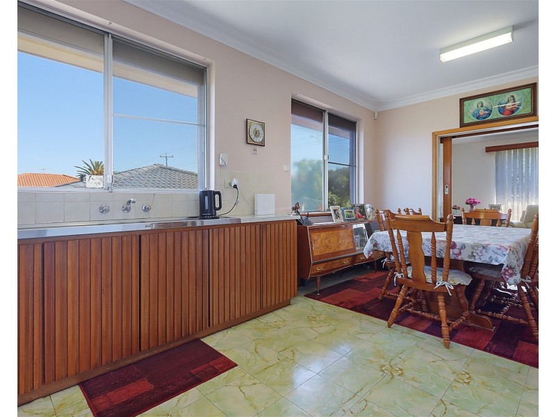 121 Phoenix Road, Spearwood WA 6163