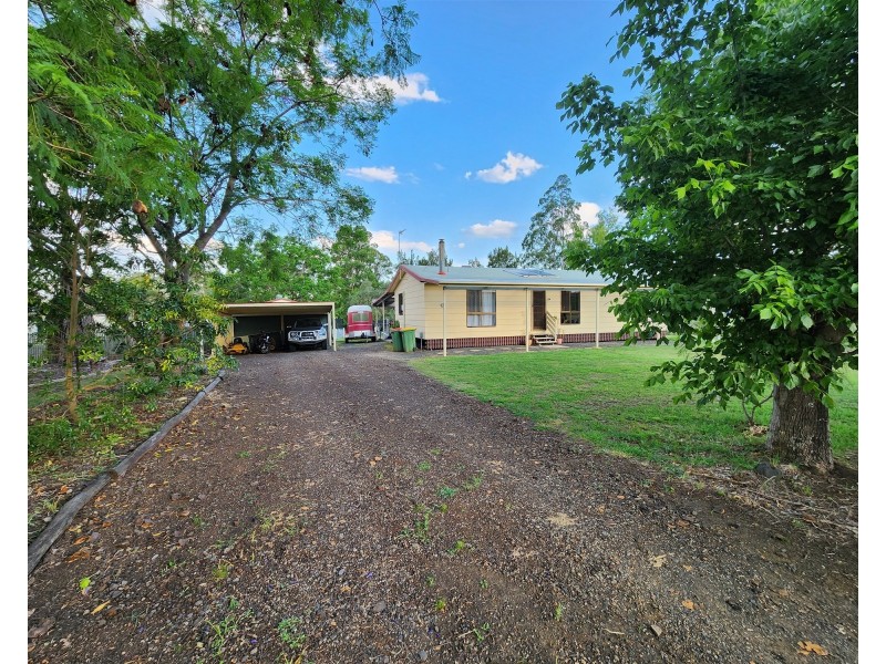6 Parkridge Drive, Withcott QLD 4352