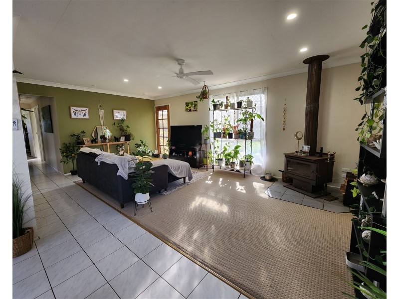 6 Parkridge Drive, Withcott QLD 4352
