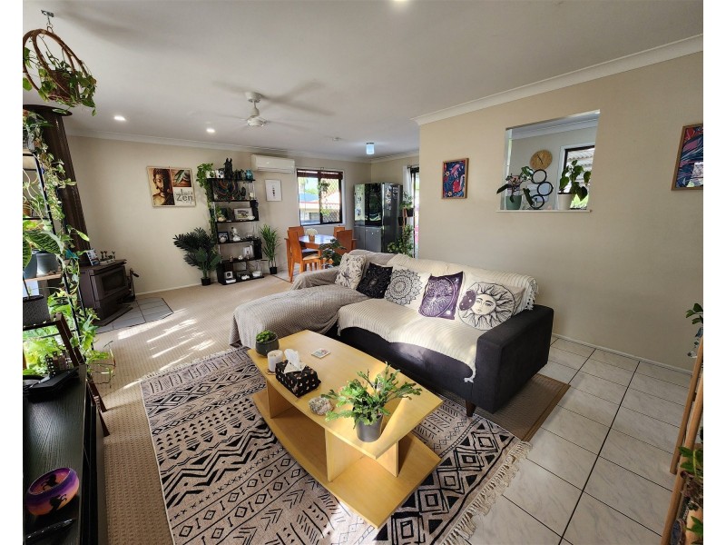 6 Parkridge Drive, Withcott QLD 4352