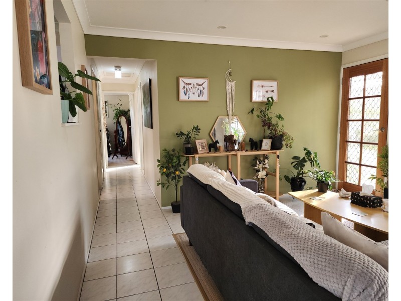 6 Parkridge Drive, Withcott QLD 4352