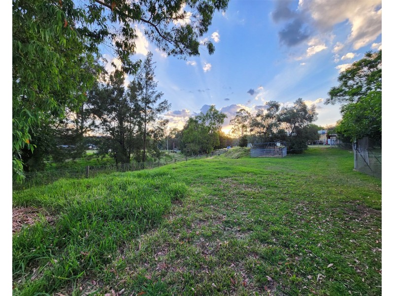 6 Parkridge Drive, Withcott QLD 4352