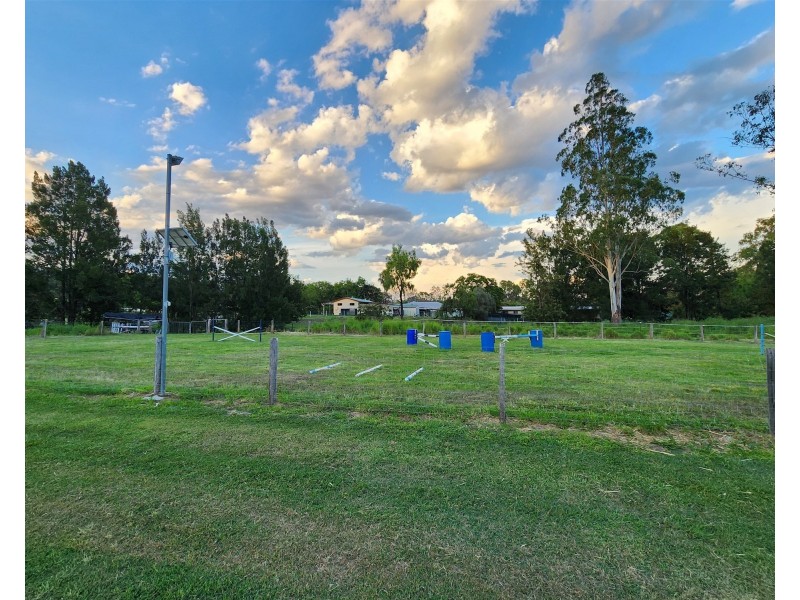6 Parkridge Drive, Withcott QLD 4352