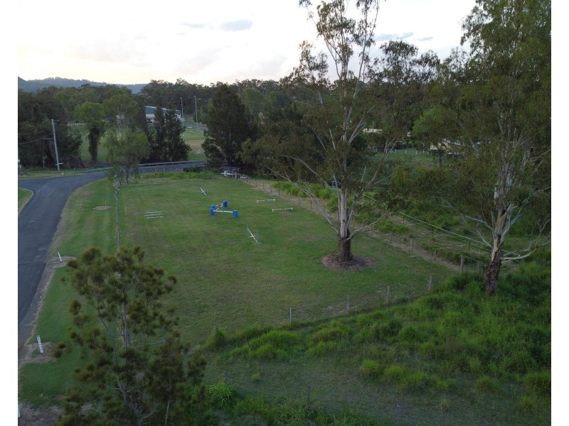 6 Parkridge Drive, Withcott QLD 4352