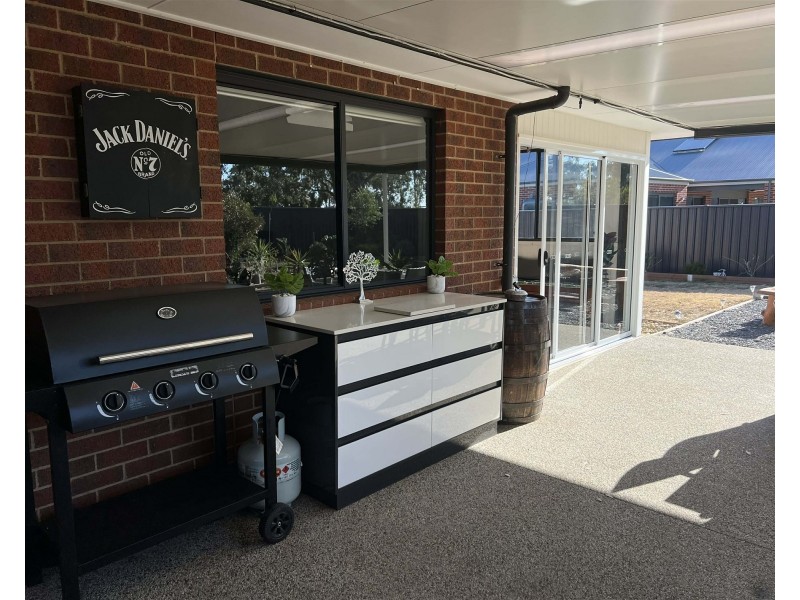 3  Hendricks Close, Yarrawonga VIC 3730