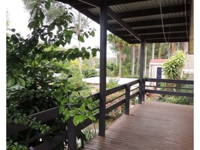 16 Kinarra Street, Ashmore QLD 4214