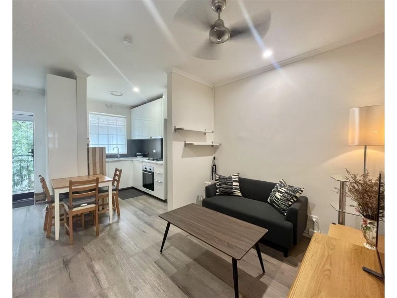 15 Rosstown, Carnegie VIC 3163