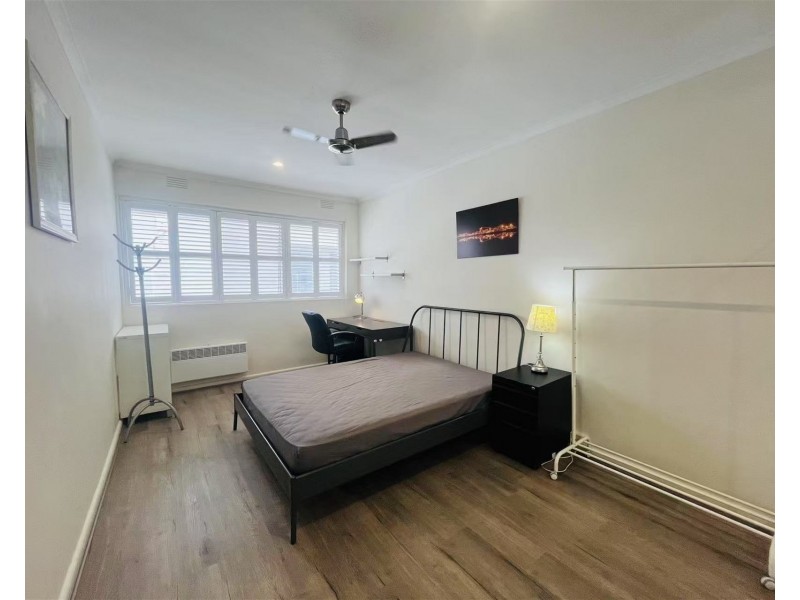 15 Rosstown, Carnegie VIC 3163