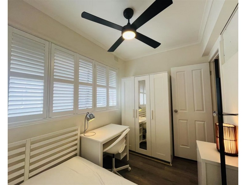 15 Rosstown, Carnegie VIC 3163