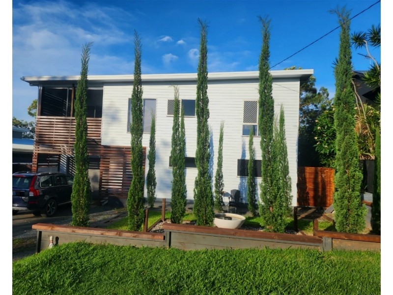 38 Blue Waters Crescent, Macleay Island QLD 4184