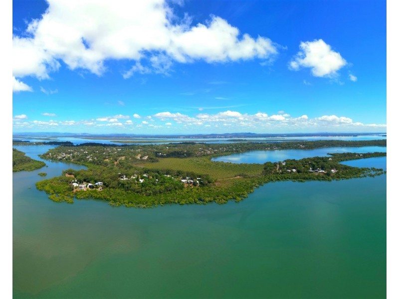 38 Blue Waters Crescent, Macleay Island QLD 4184