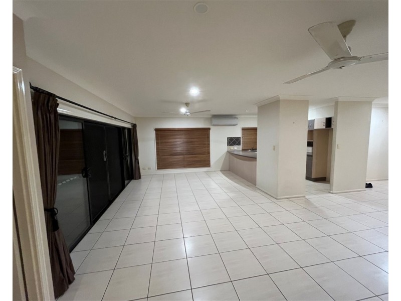 31 Sunbird Drive, Woree QLD 4868