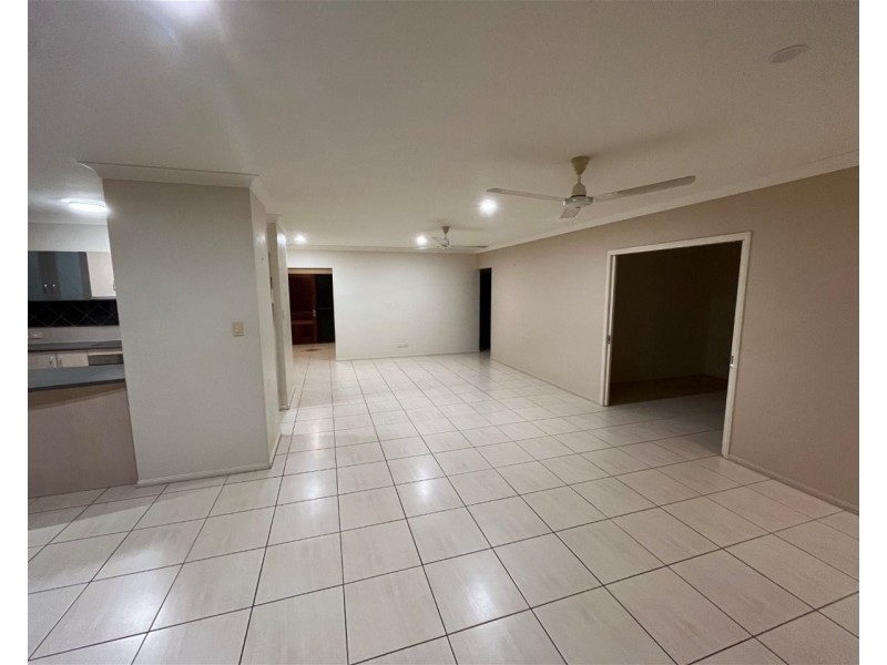 31 Sunbird Drive, Woree QLD 4868