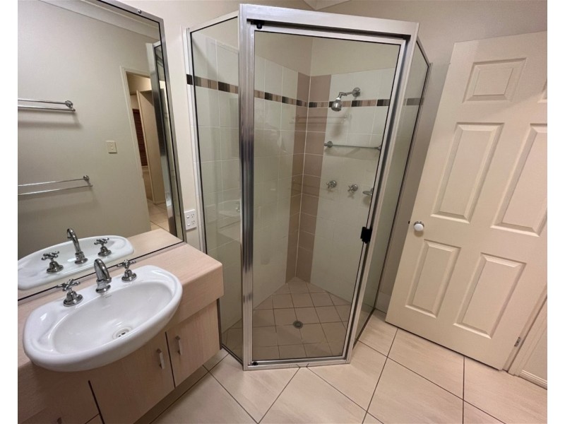 31 Sunbird Drive, Woree QLD 4868