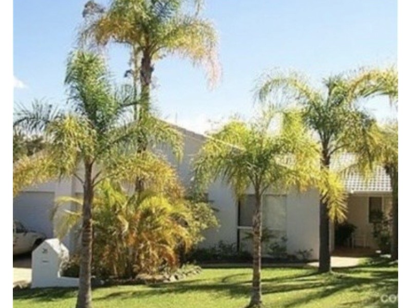 26 Ballyliffen Crt, Robina QLD 4226