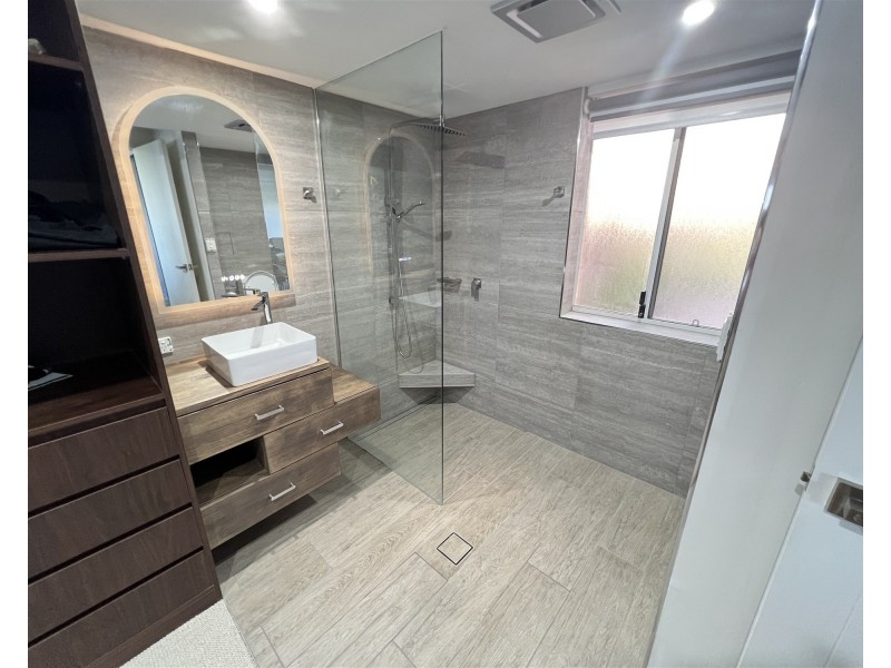 14A/17 Buccaneer Drive, Urangan QLD 4655