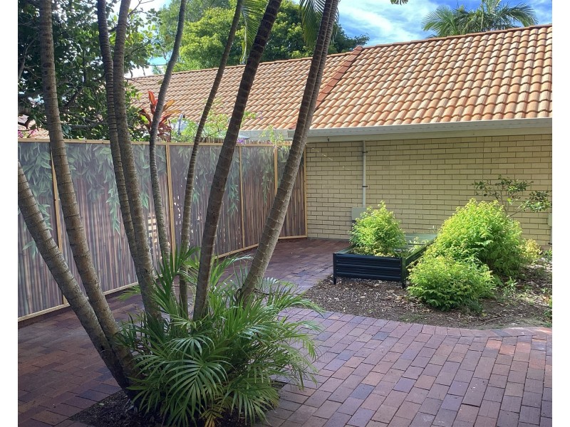 14A/17 Buccaneer Drive, Urangan QLD 4655