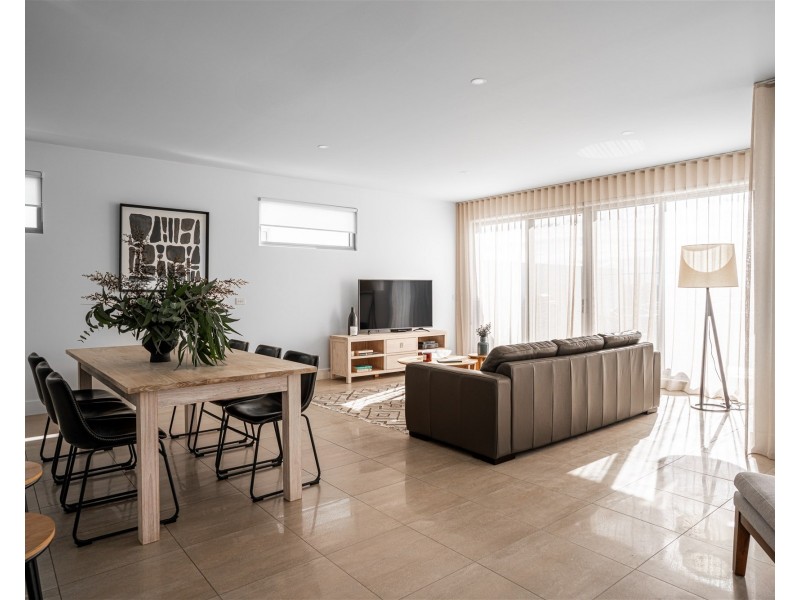 18/68 Ocean Beach Road, Sorrento VIC 3943