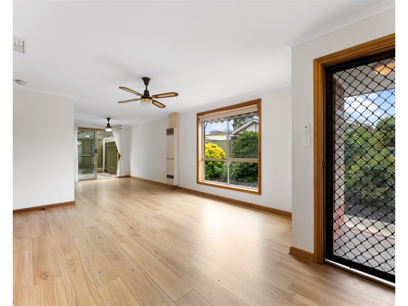 3/8 Ivy Way, Para Hills West SA 5096