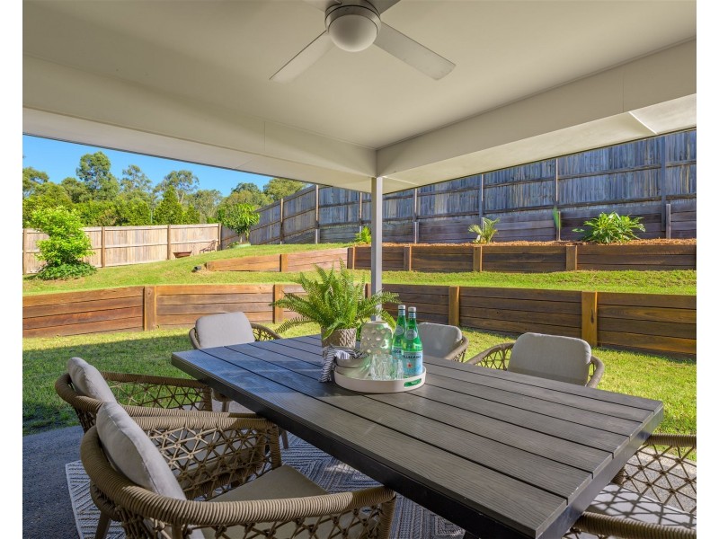 8 Senators Court, Jones Hill QLD 4570