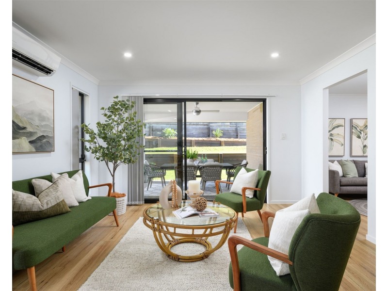 8 Senators Court, Jones Hill QLD 4570