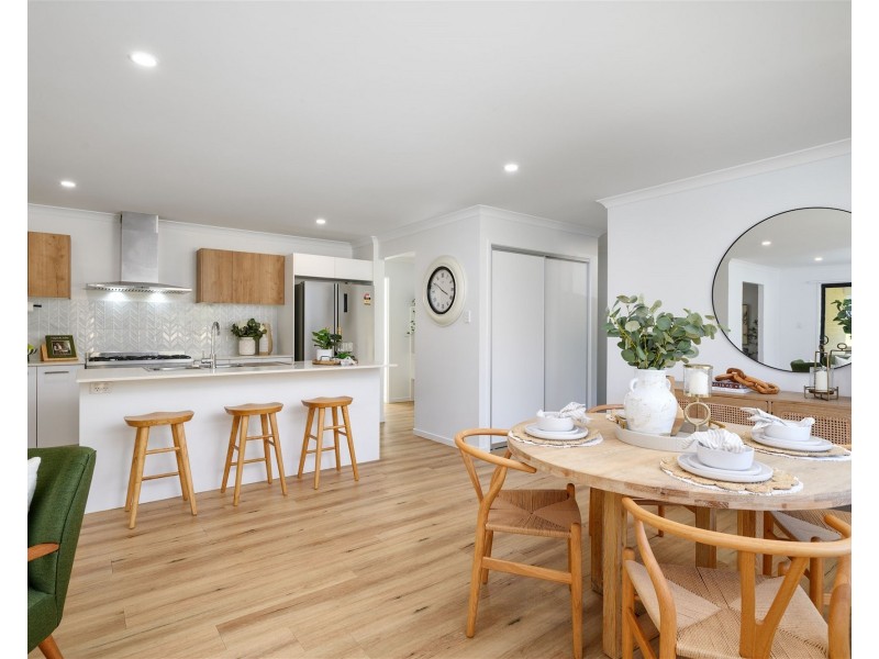 8 Senators Court, Jones Hill QLD 4570