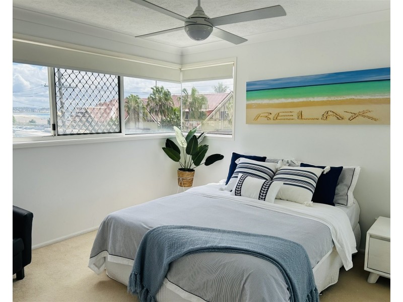 4/20 Marine Parade, Kirra QLD 4225