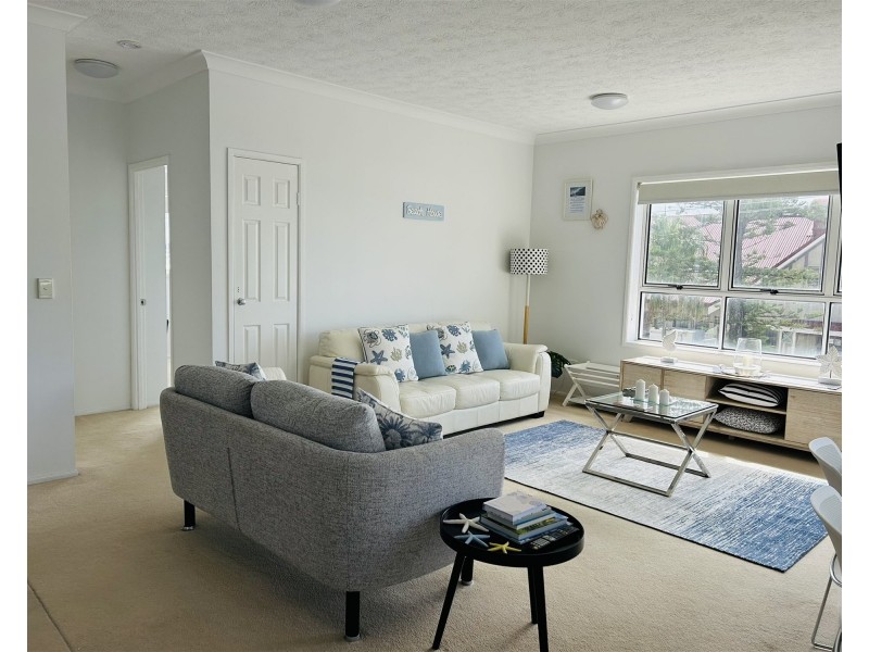 4/20 Marine Parade, Kirra QLD 4225