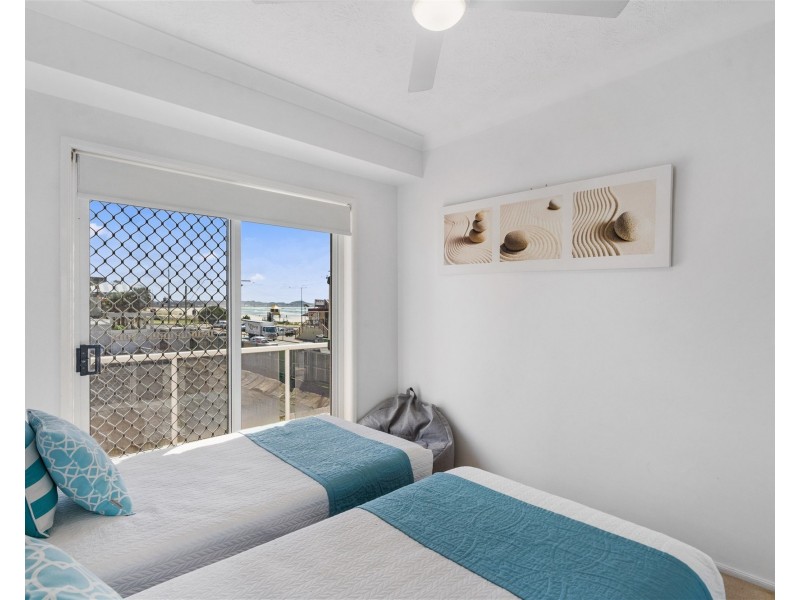 4/20 Marine Parade, Kirra QLD 4225