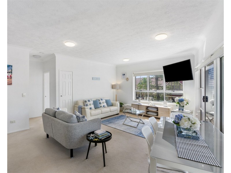 4/20 Marine Parade, Kirra QLD 4225