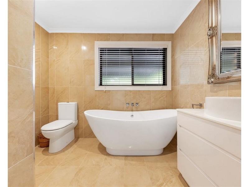 5 Caryota Street, Highworth QLD 4560