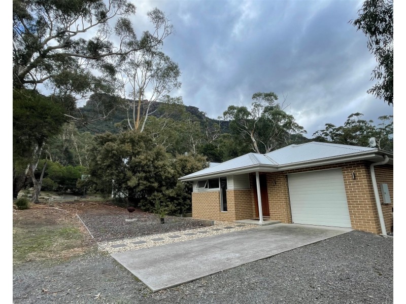 4 Young Road, Halls Gap VIC 3381